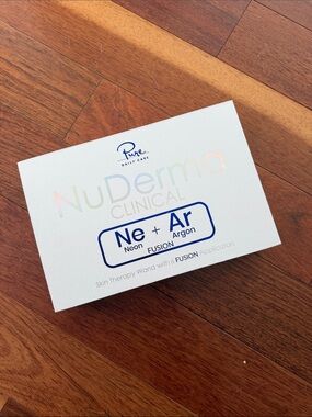 NuDerma Clinical Ne+Ar Skin Therapy Wand LIKE NEW